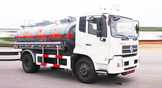 东风天锦化工液体运输车